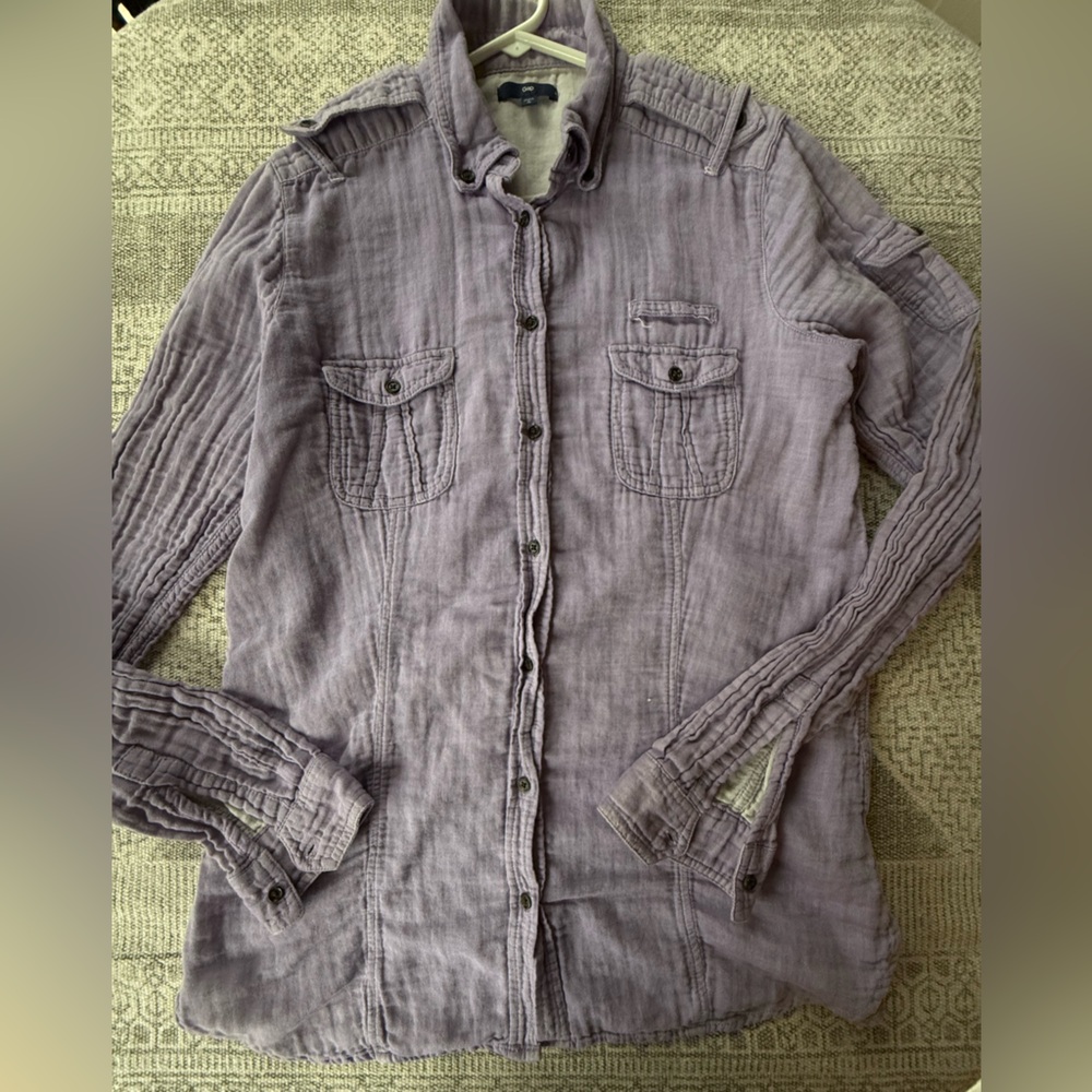 GAP 100% cotton women’s button down shirt Large (tall)